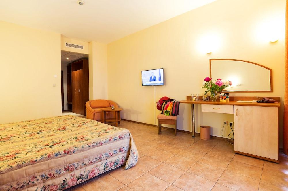 Ljuljak Hotel โกลเดน แซนส์ ภายนอก รูปภาพ