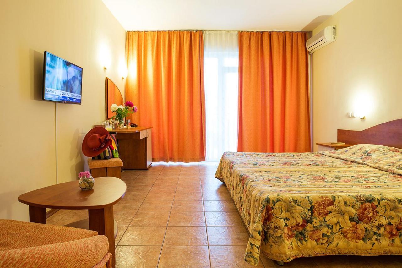 Ljuljak Hotel โกลเดน แซนส์ ภายนอก รูปภาพ