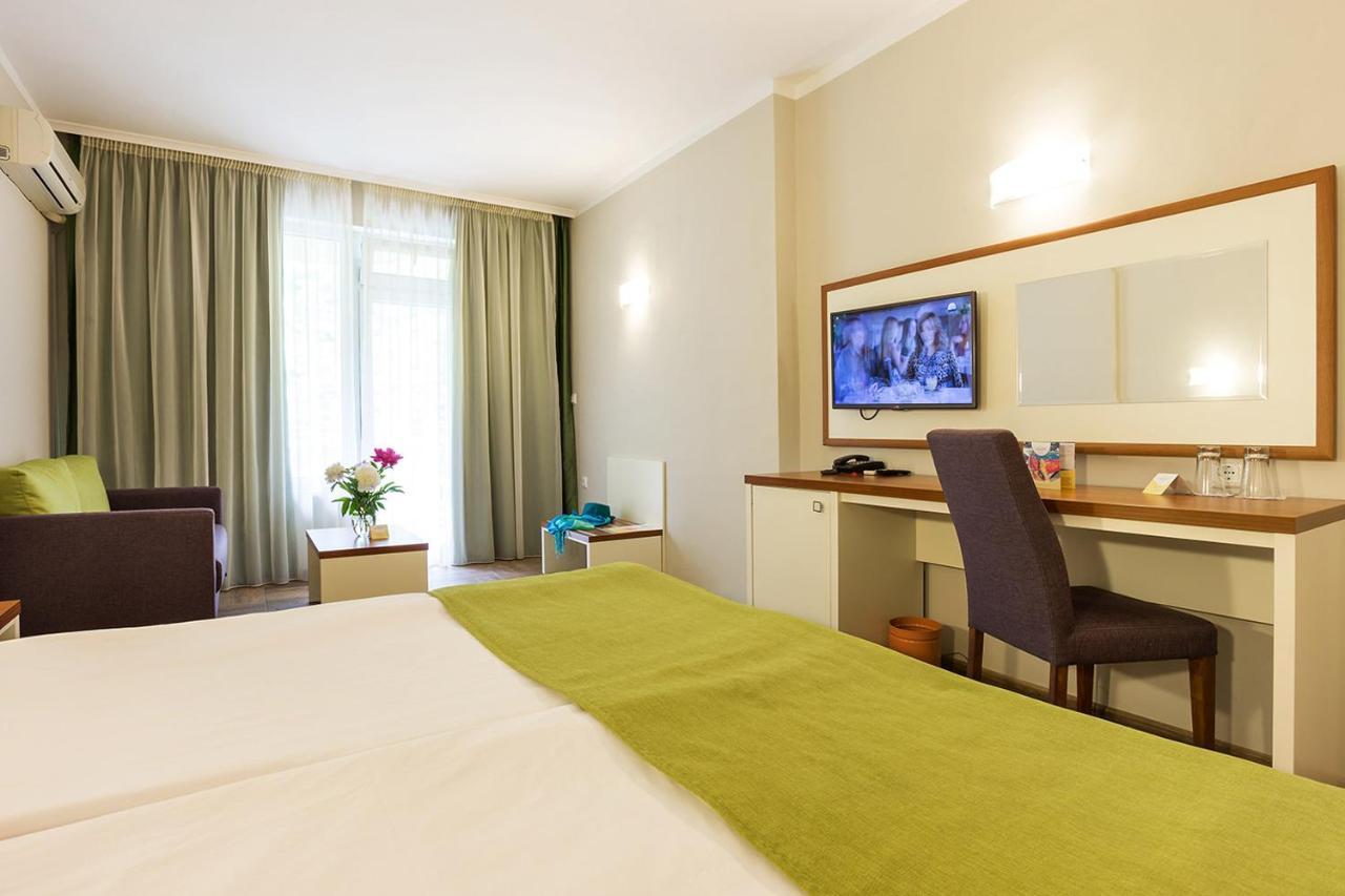 Ljuljak Hotel โกลเดน แซนส์ ภายนอก รูปภาพ