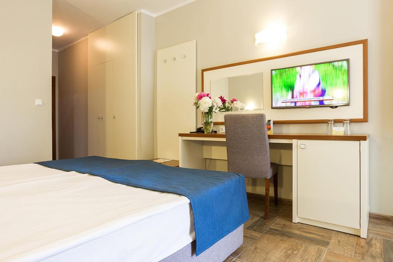 Ljuljak Hotel โกลเดน แซนส์ ภายนอก รูปภาพ