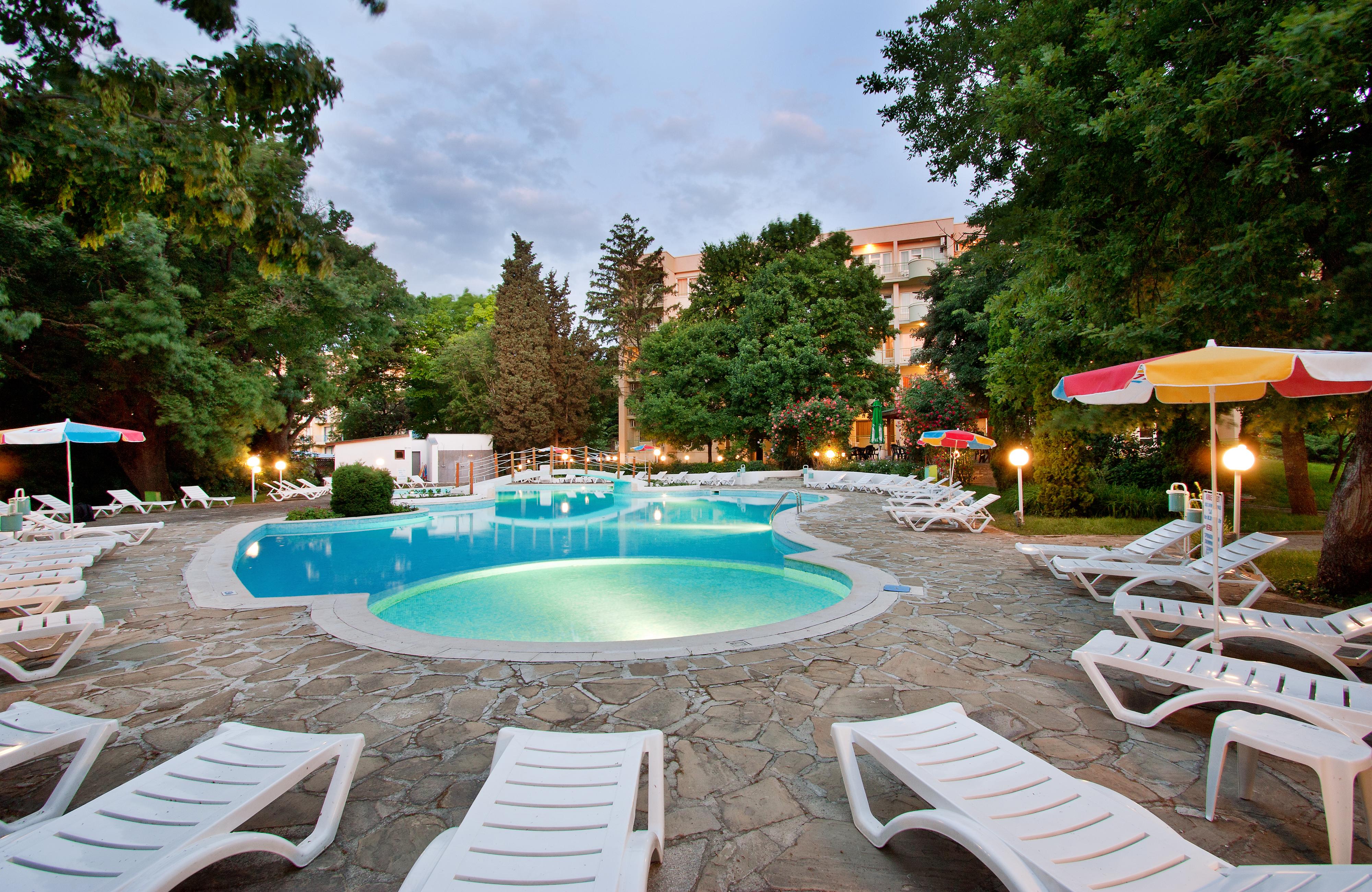 Ljuljak Hotel โกลเดน แซนส์ ภายนอก รูปภาพ