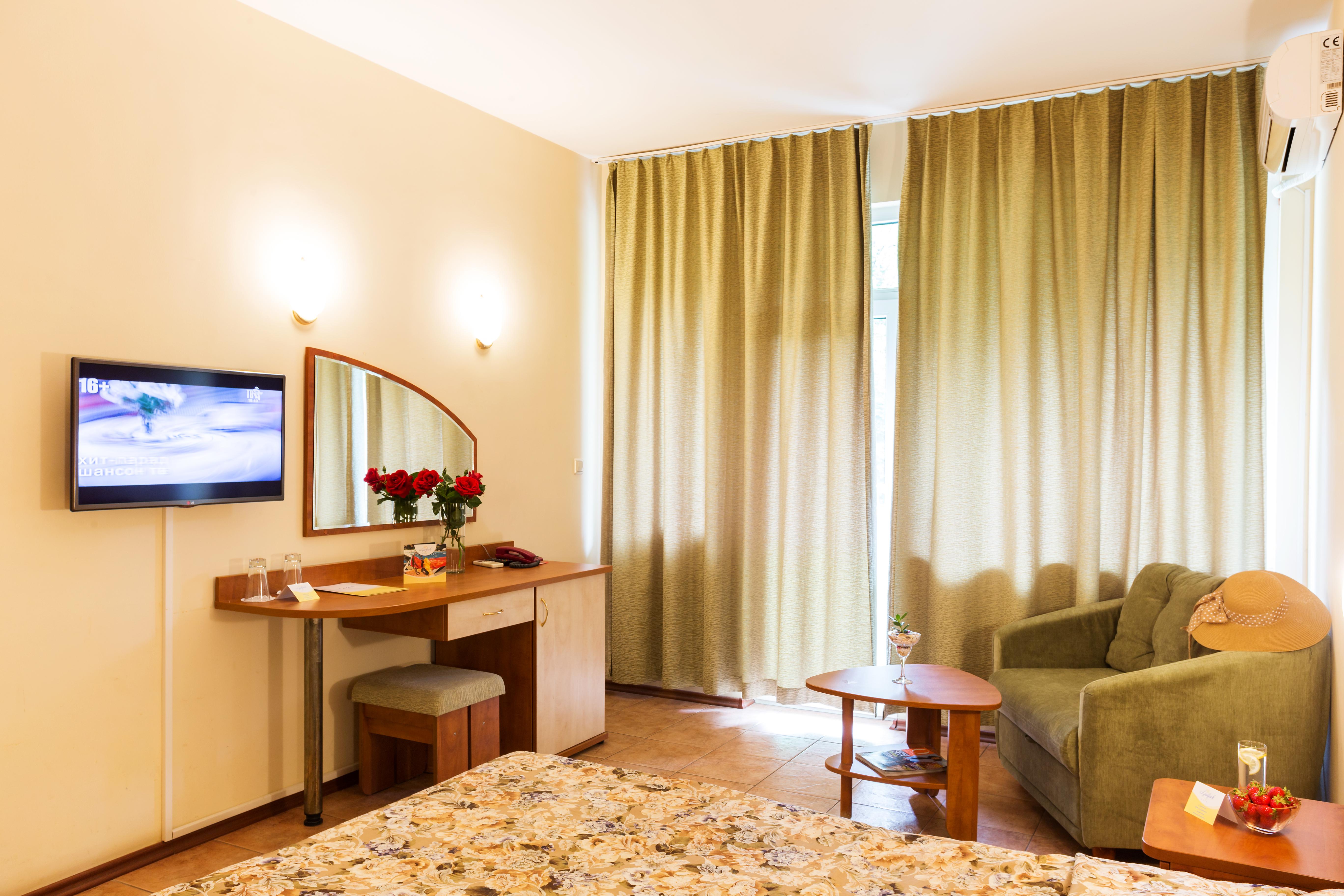 Ljuljak Hotel โกลเดน แซนส์ ภายนอก รูปภาพ