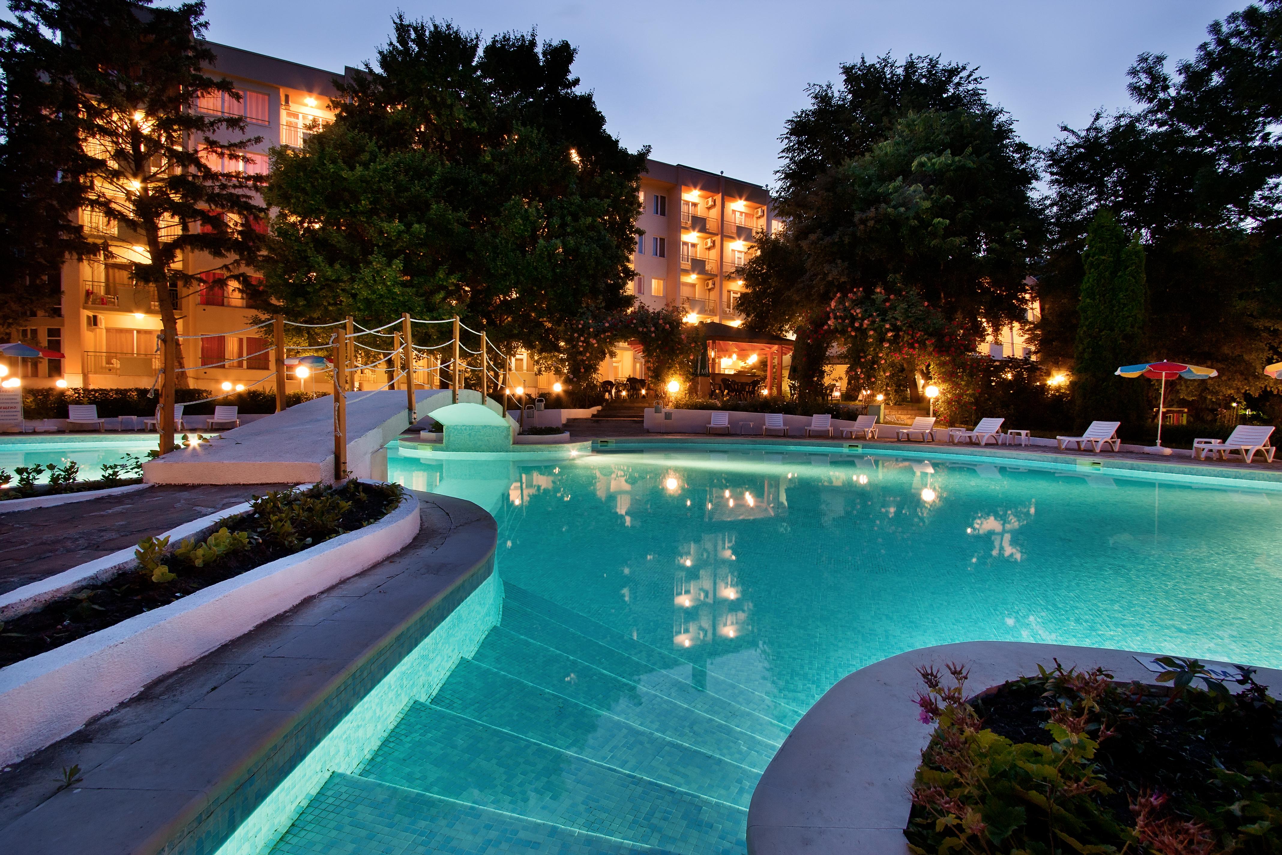 Ljuljak Hotel โกลเดน แซนส์ ภายนอก รูปภาพ
