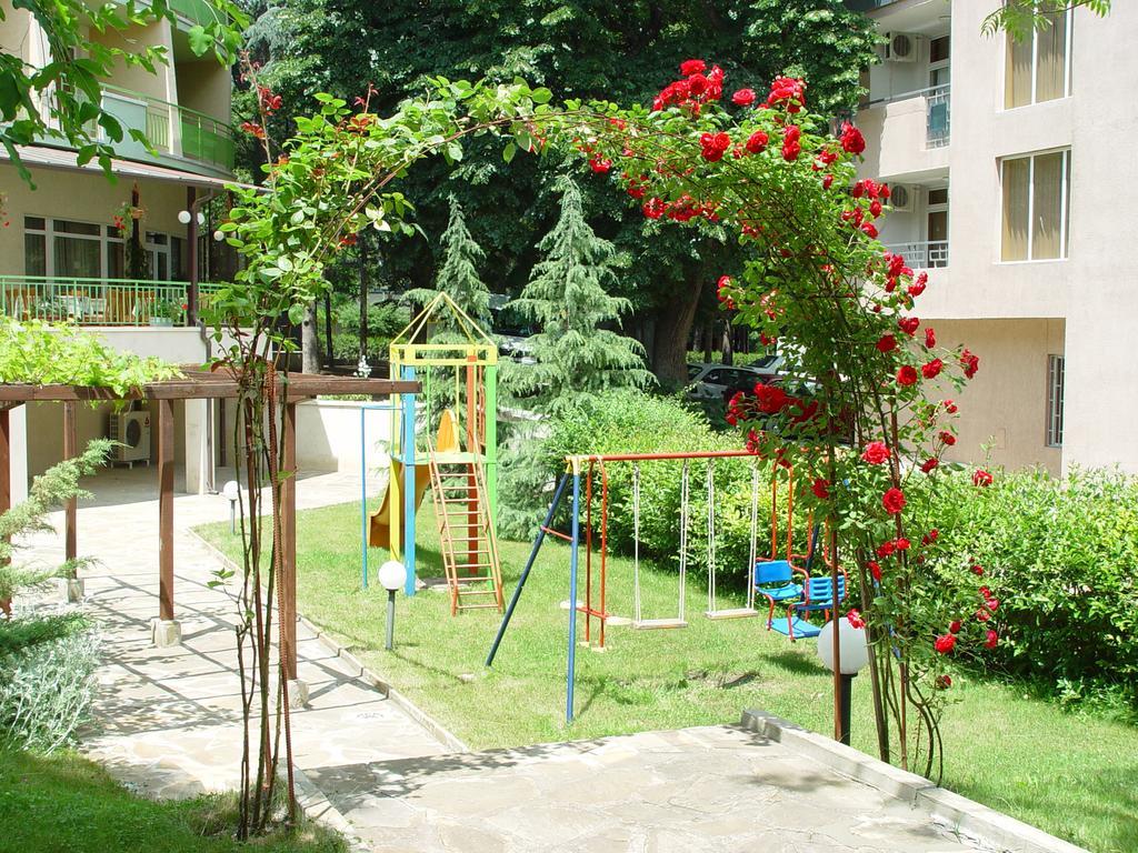 Ljuljak Hotel โกลเดน แซนส์ ภายนอก รูปภาพ