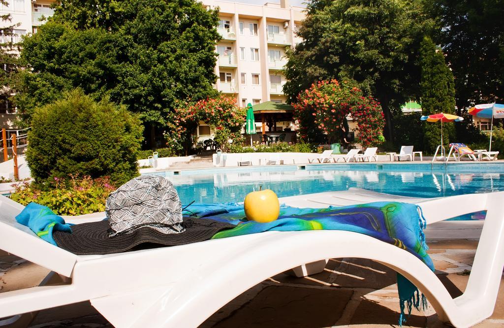 Ljuljak Hotel โกลเดน แซนส์ ภายนอก รูปภาพ