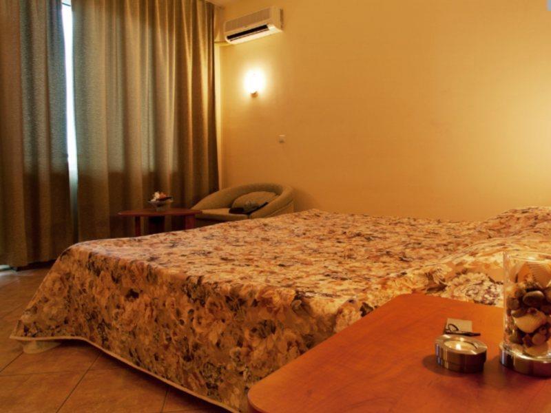 Ljuljak Hotel โกลเดน แซนส์ ภายนอก รูปภาพ