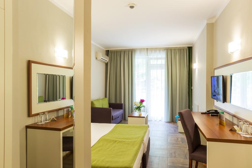 Ljuljak Hotel โกลเดน แซนส์ ห้อง รูปภาพ