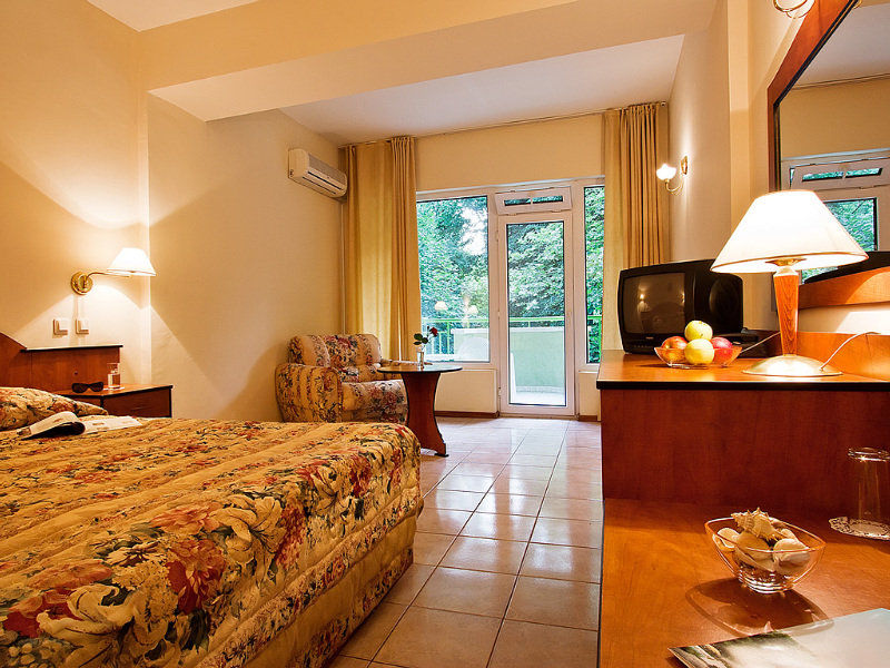 Ljuljak Hotel โกลเดน แซนส์ ภายนอก รูปภาพ