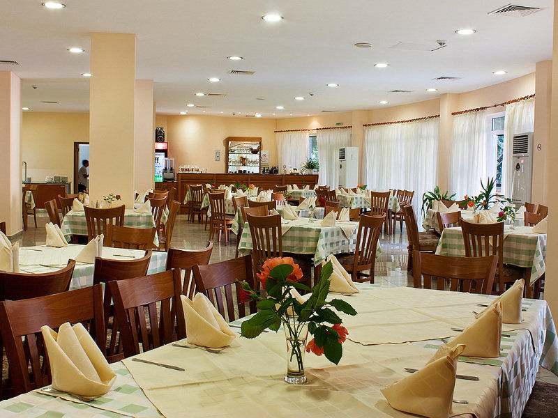 Ljuljak Hotel โกลเดน แซนส์ ภายนอก รูปภาพ